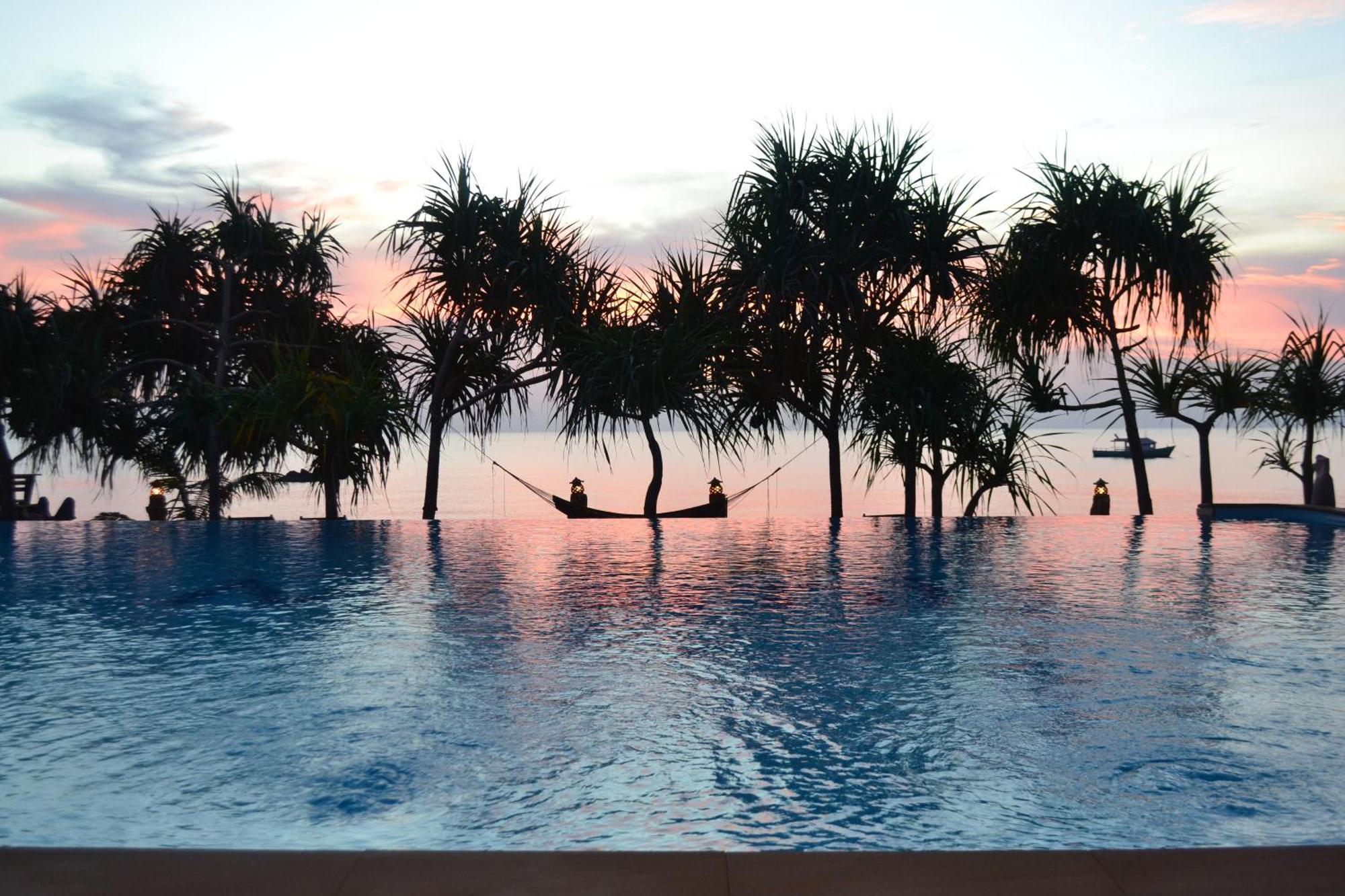 Lanta Miami Resort - Sha Extra Plus Koh Lanta Exterior photo
